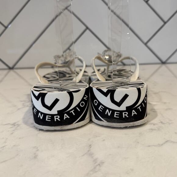 Y2K BCBGeneration black white platform flip flops size 10 clear gem flower - Picture 2 of 14